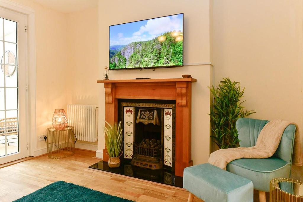 Just Wales - Castle Square Cottage, *